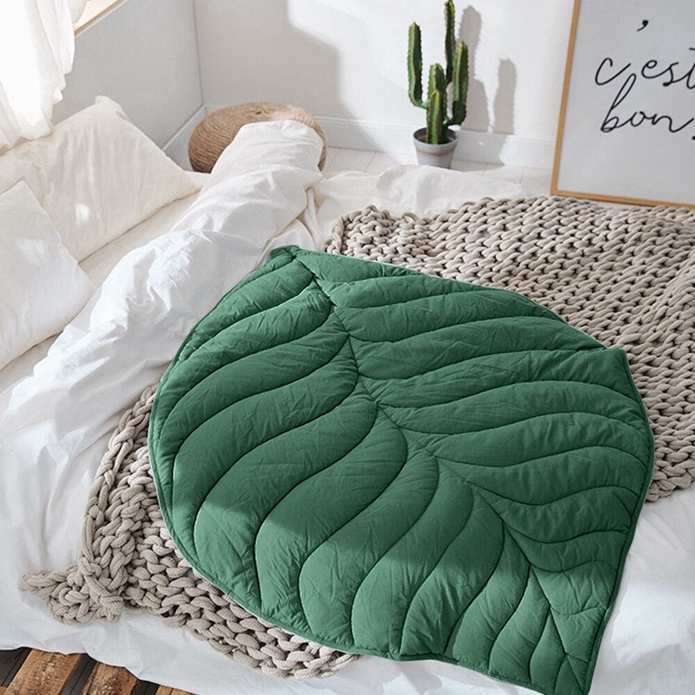 Couverture pour chien en forme de feuille