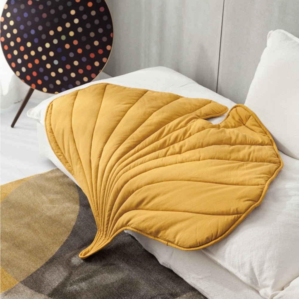 Couverture pour chien en forme de feuille