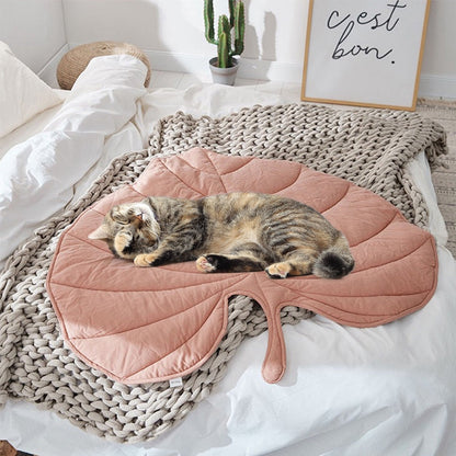 Couverture pour chien en forme de feuille