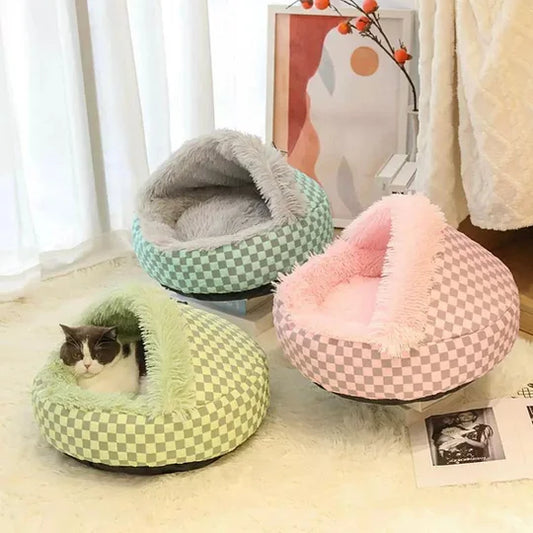 Cave à chats chaude à carreaux